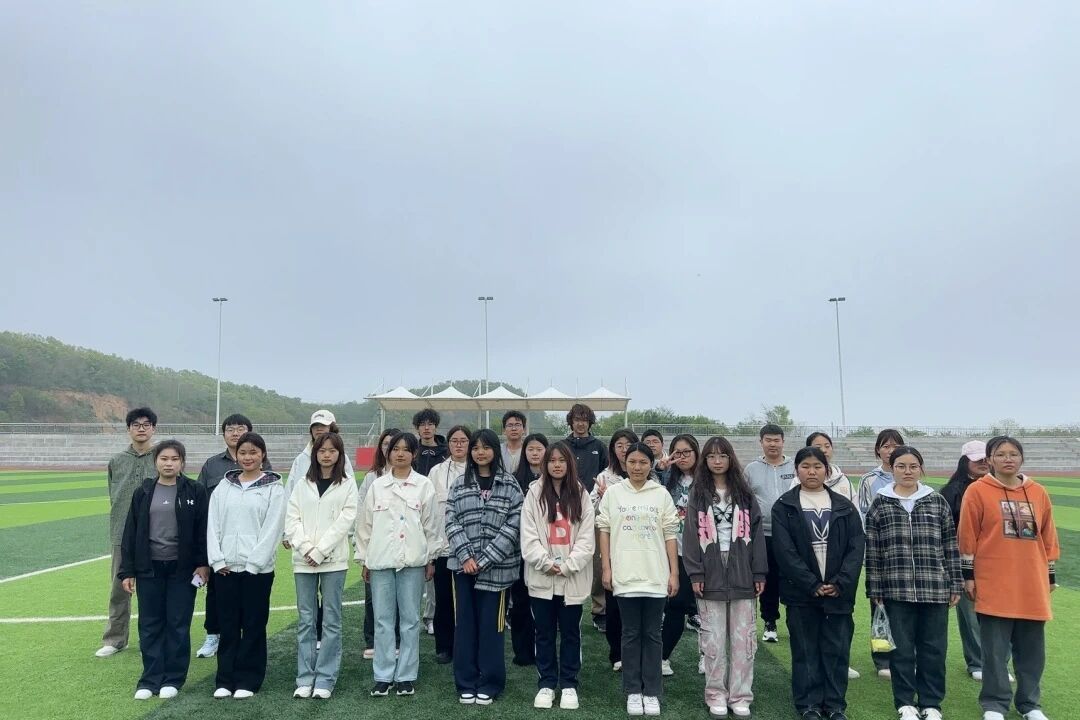 心育暖阳 逐梦远航|外国语学院开展心灵氧吧活动